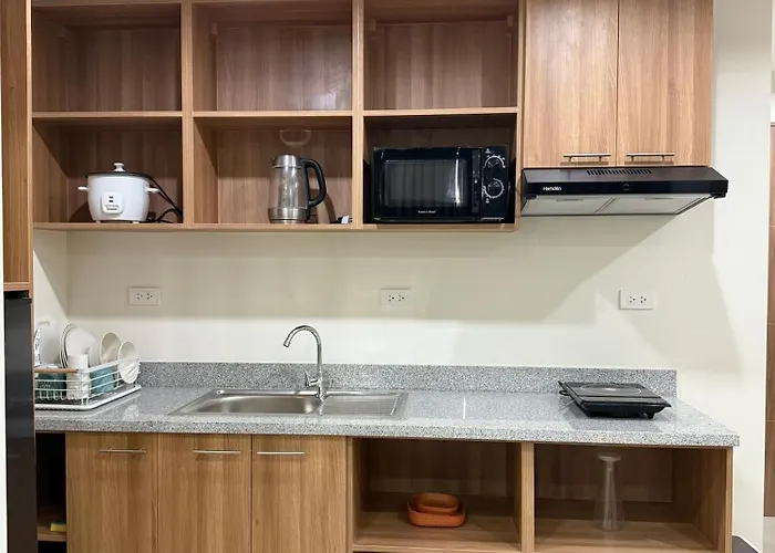 Aparthotel Spacious Unit In Mactan Cebu 3*